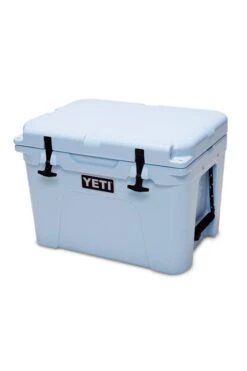 Yeti Tundra Cooler 35 -Outdoor Sports Equipment YETYT35 20BLU 1 Large